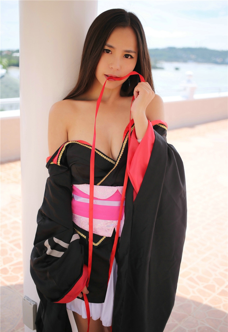 日本美女moa和服海边性感写真阳光迷人