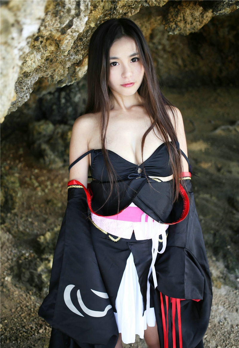 日本美女moa和服海边性感写真阳光迷人