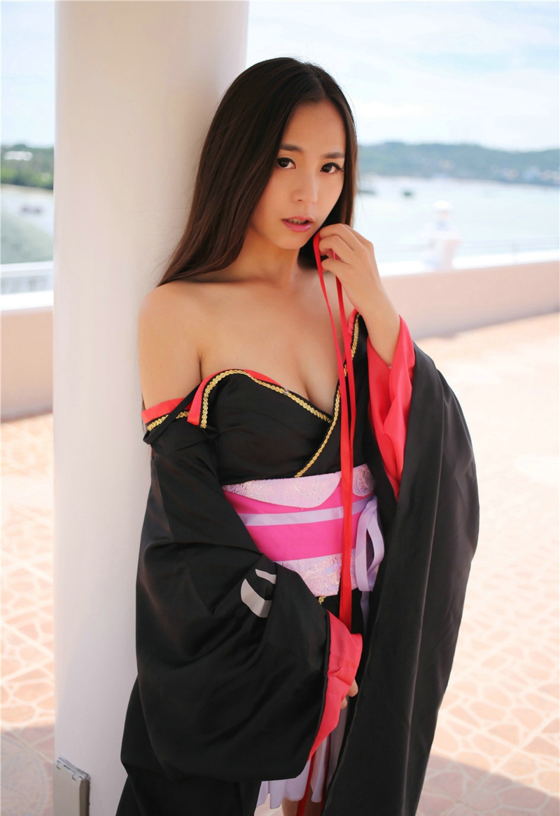 日本美女moa和服海边性感写真阳光迷人