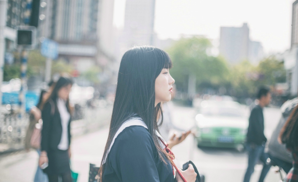 清纯平刘海学生妹可爱卖萌清新可人