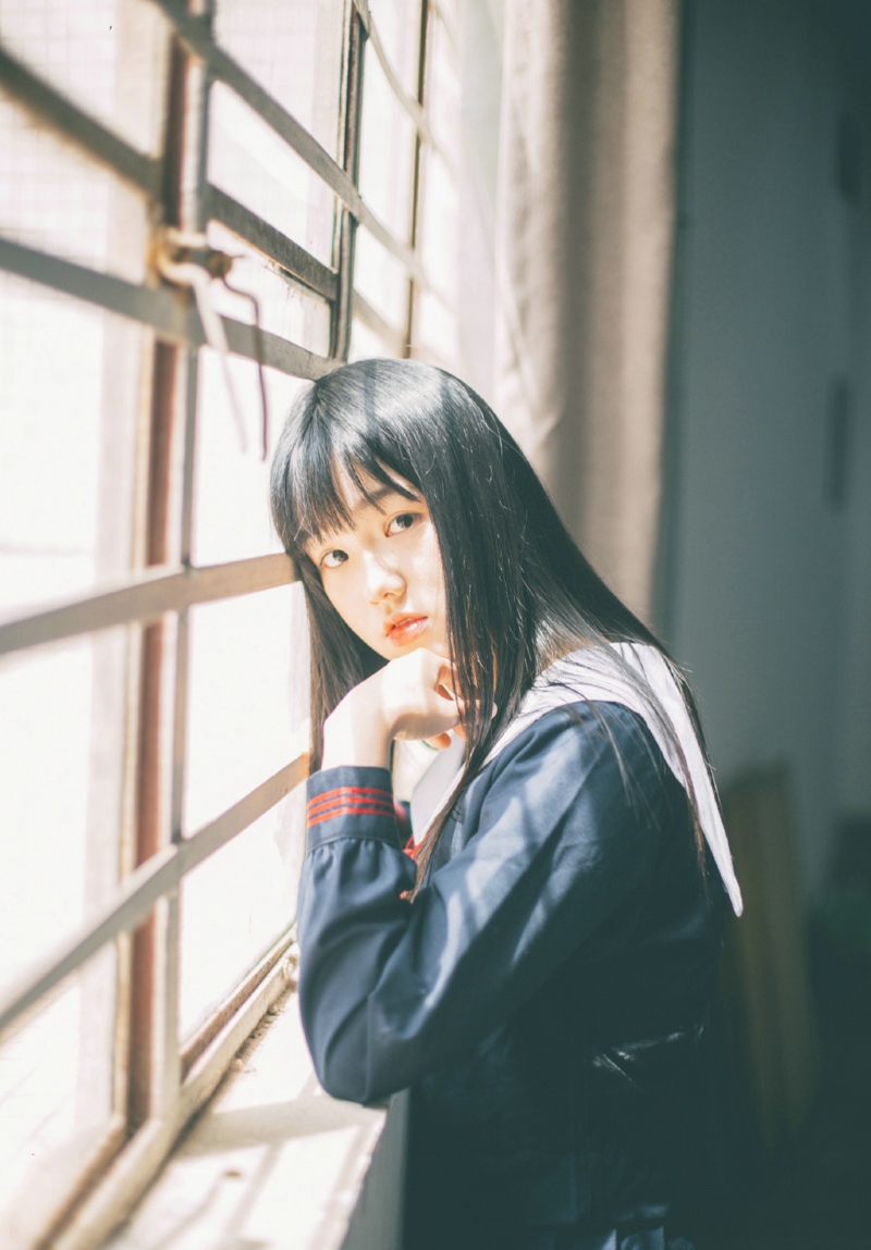 清纯平刘海学生妹可爱卖萌清新可人
