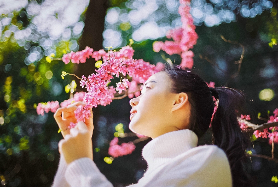 花季少女高马尾青春阳光十足