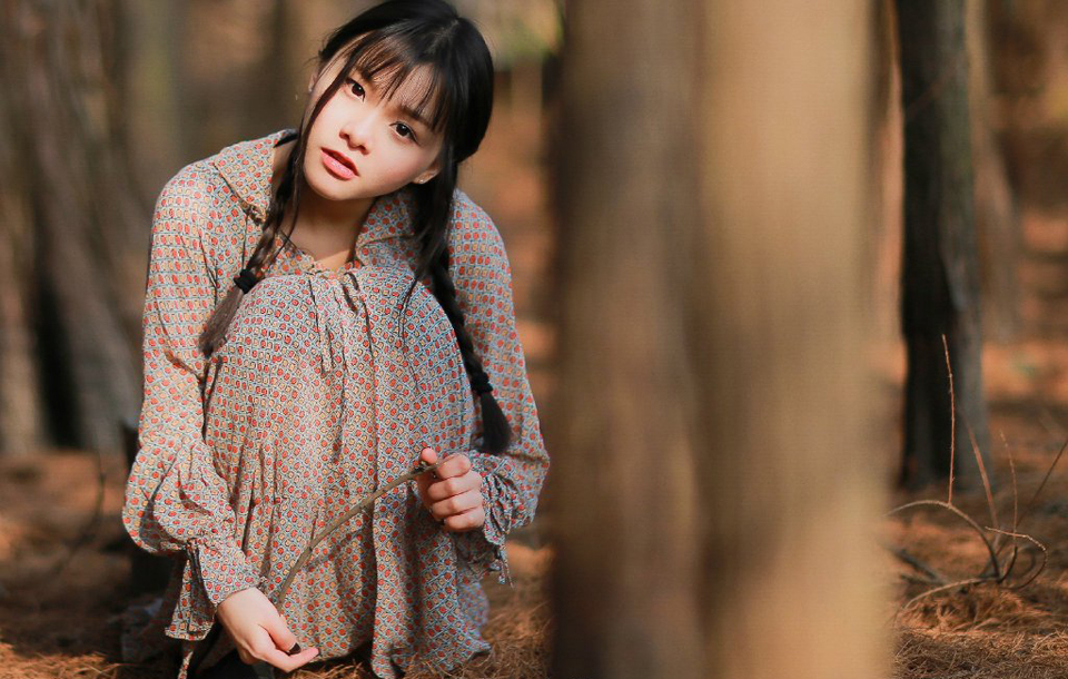 森系双马尾少女丛林气质写真
