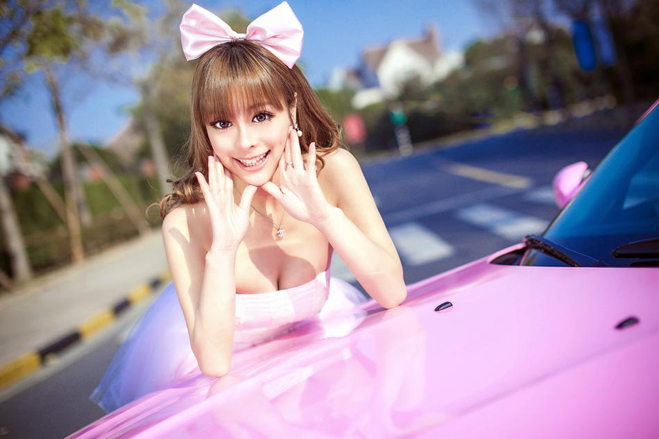 炫紫美女车模性感妖娆写真