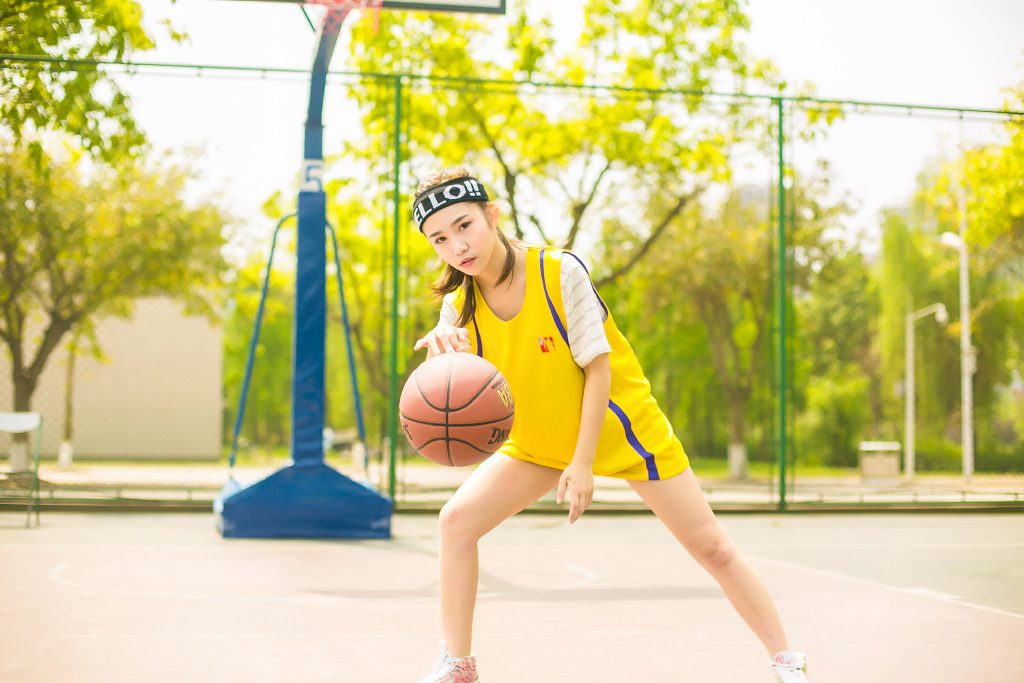 清纯少女篮球运动写真活力四射