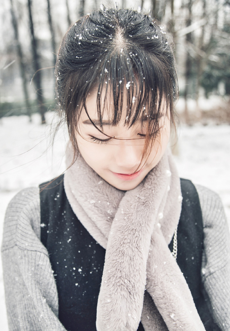 可爱清纯女神白鸢雪天户外唯美写真