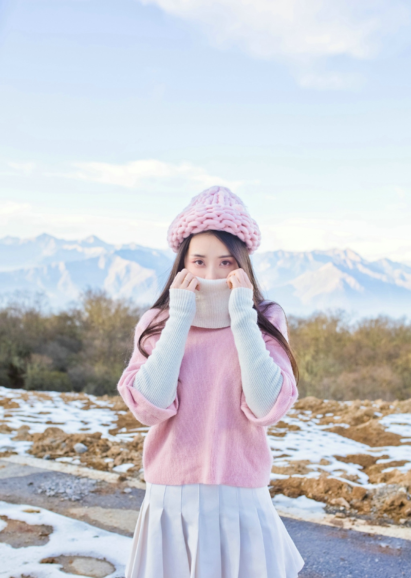 雪地里的粉红气质女神清新唯美