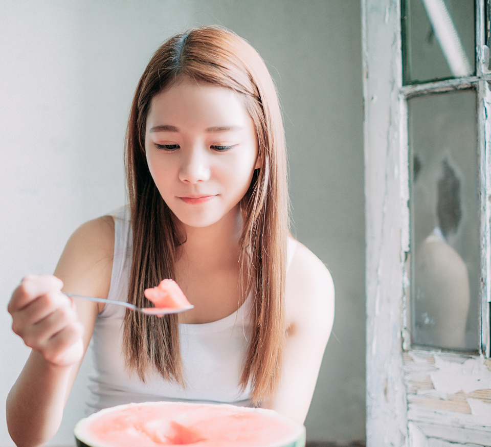 清纯少女居家清凉写真甜美可爱