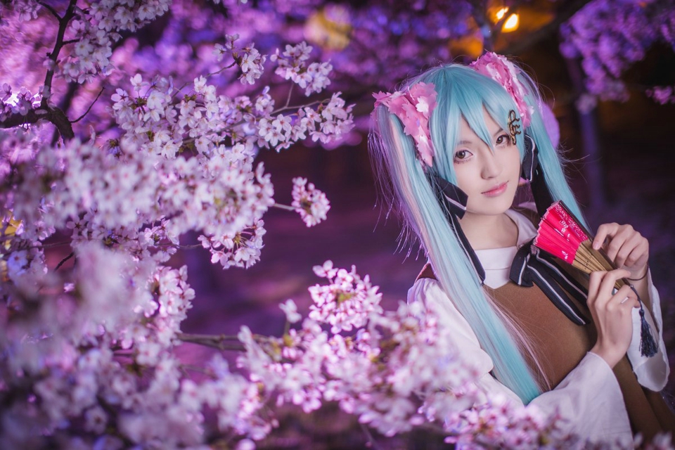 穿衣搭配樱花美女初音未来夜景主题cos