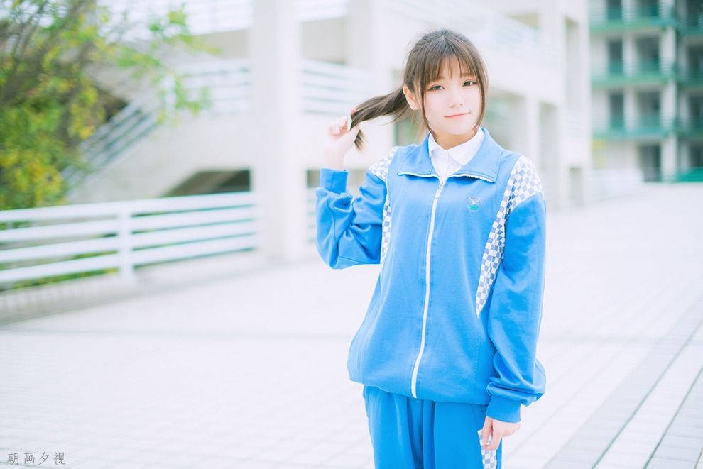 00后清纯刘海女学生校服校园阳光写真