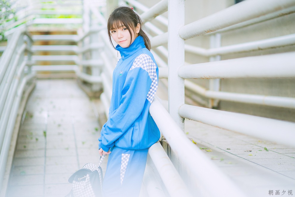 00后清纯刘海女学生校服校园阳光写真