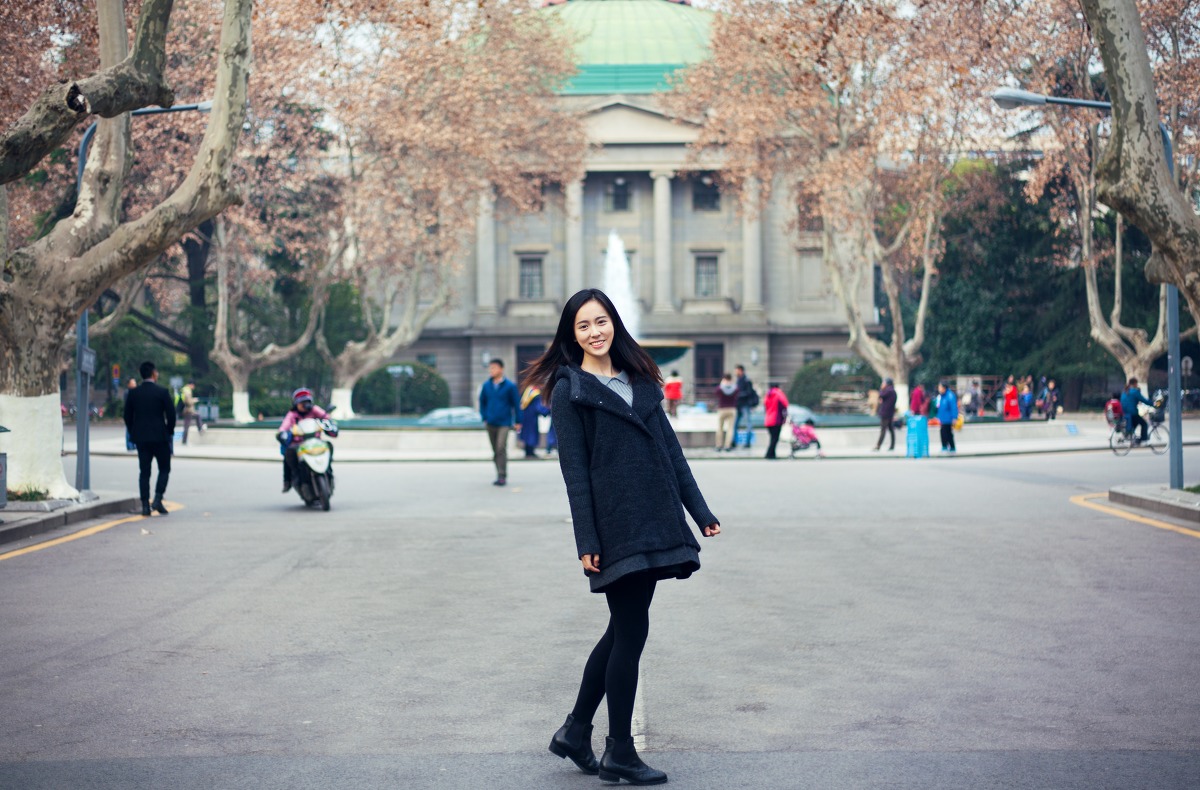 冬日清纯美女大学生靓丽写真甜美可人