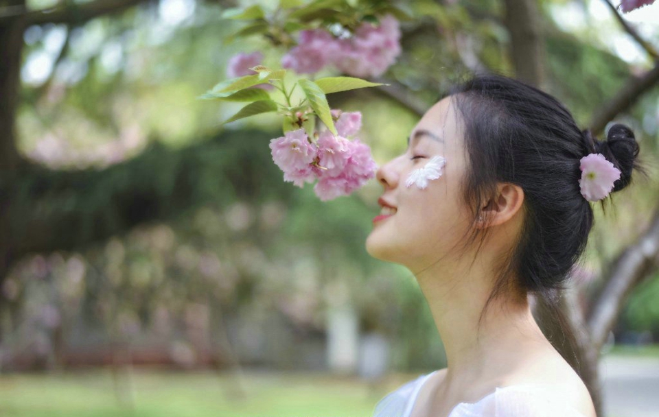 气质芭蕾舞少女蕾丝舞裙轻盈美丽