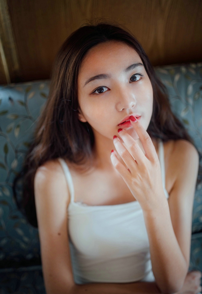 养眼美女私房浴室展现姣好身材