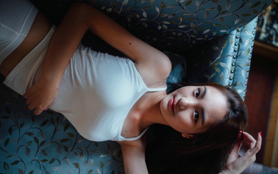 养眼美女私房浴室展现姣好身材