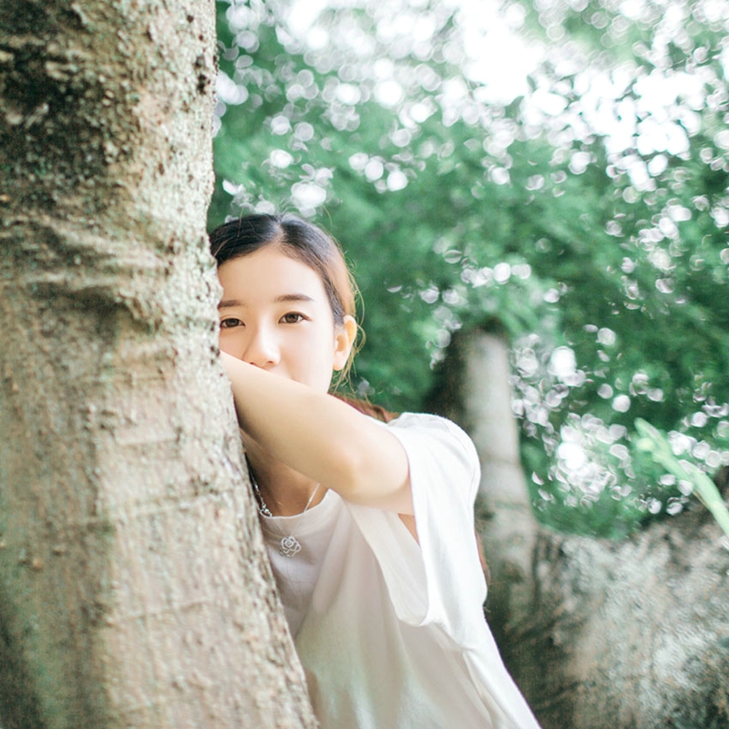 茶园内的清新马尾纯净甜美姑娘亮眼色彩