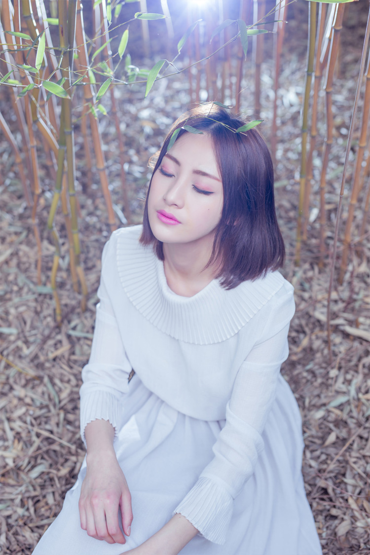 短发高颜值少女人面桃花清新可人