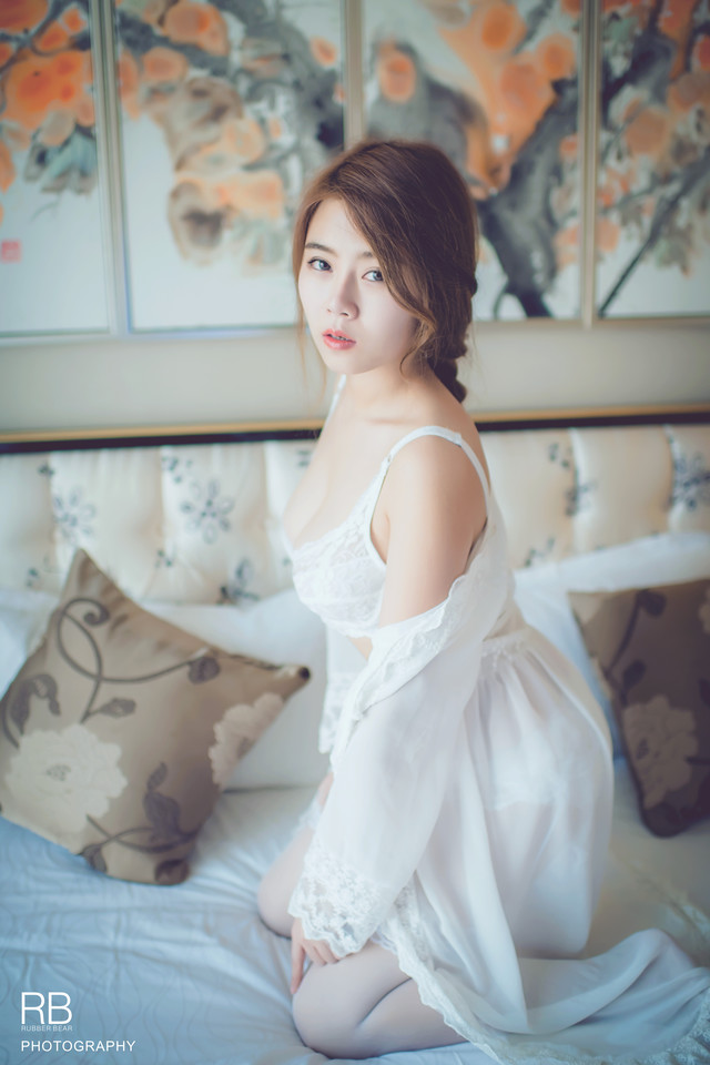 私房气质女神亮眼魅人
