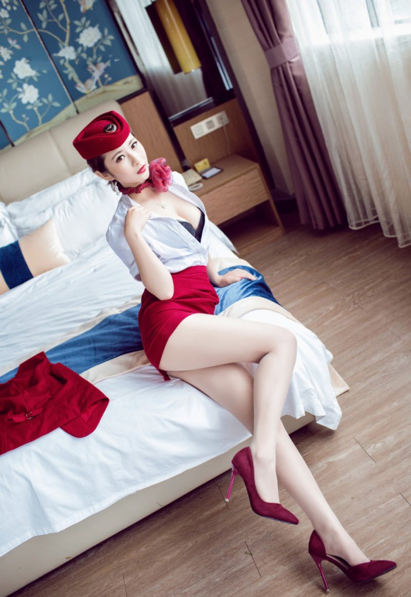 新晋模特莉莉Lily大胆制服写真照
