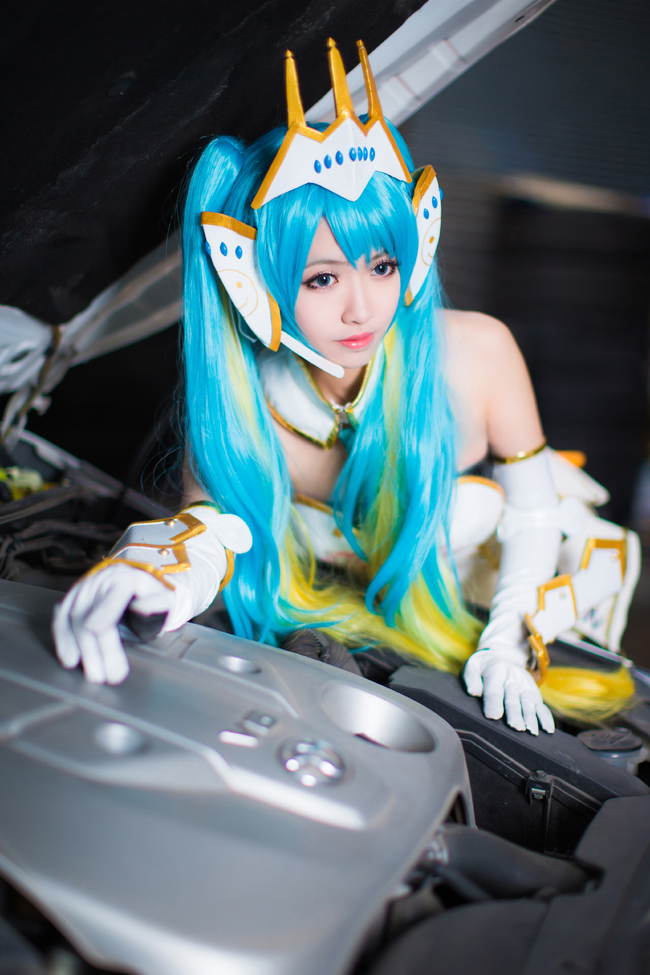 靓丽少女cosplay赛车娘初音未来写真