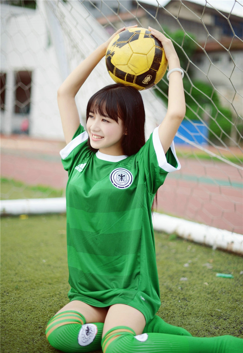 清纯美女羽住足球宝贝甜美写真