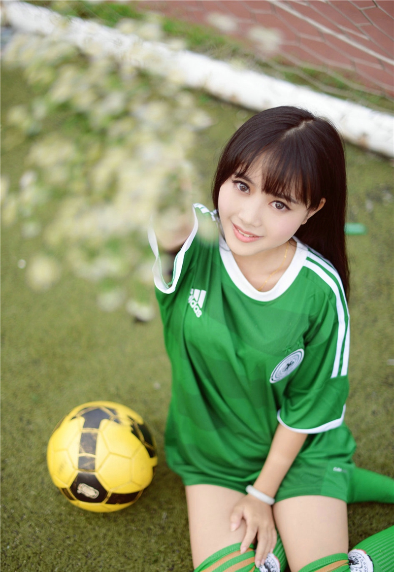 清纯美女羽住足球宝贝甜美写真
