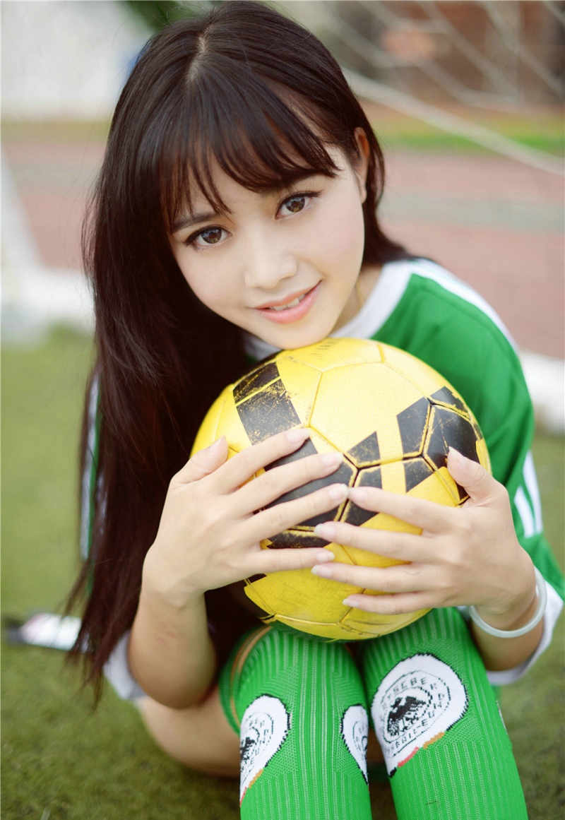 清纯美女羽住足球宝贝甜美写真