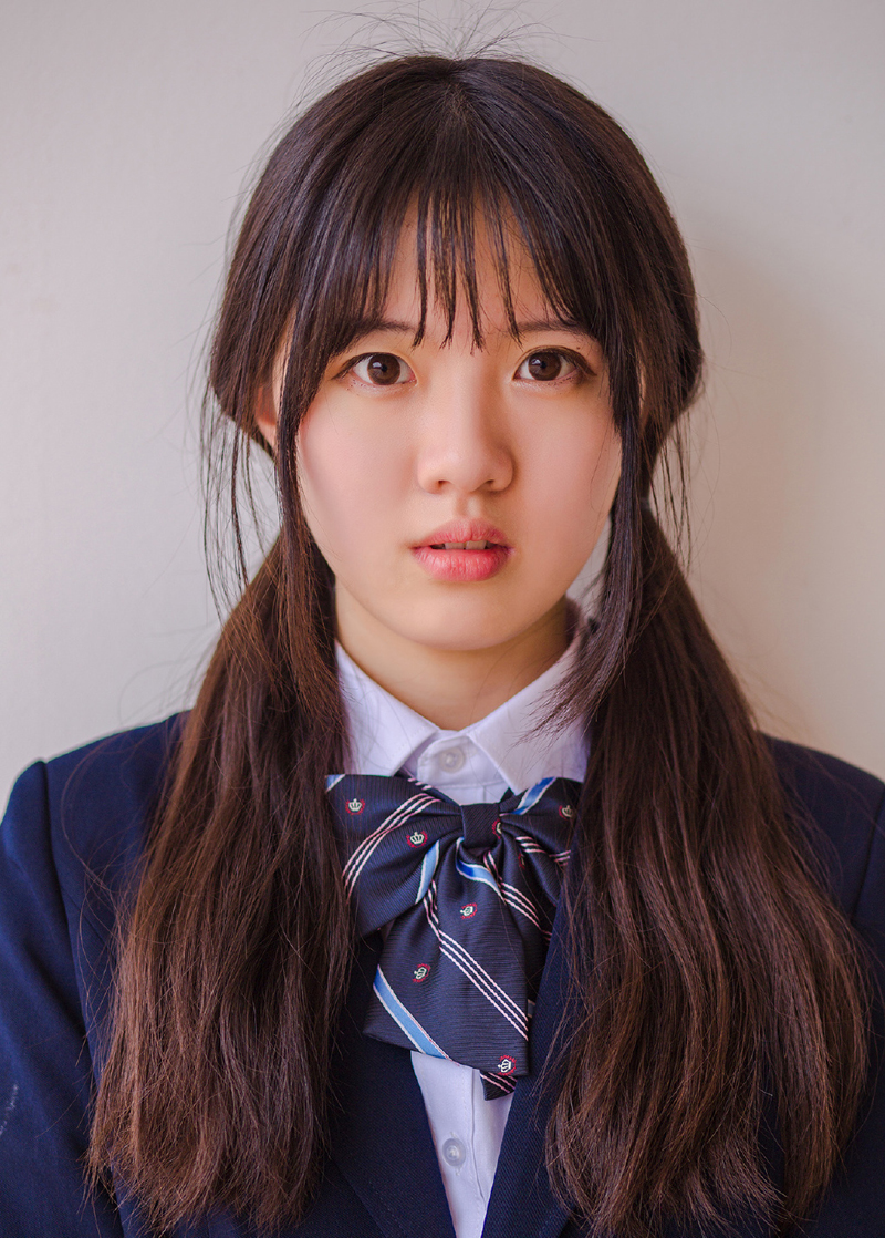菠萝学生妹制服写真俏皮可爱