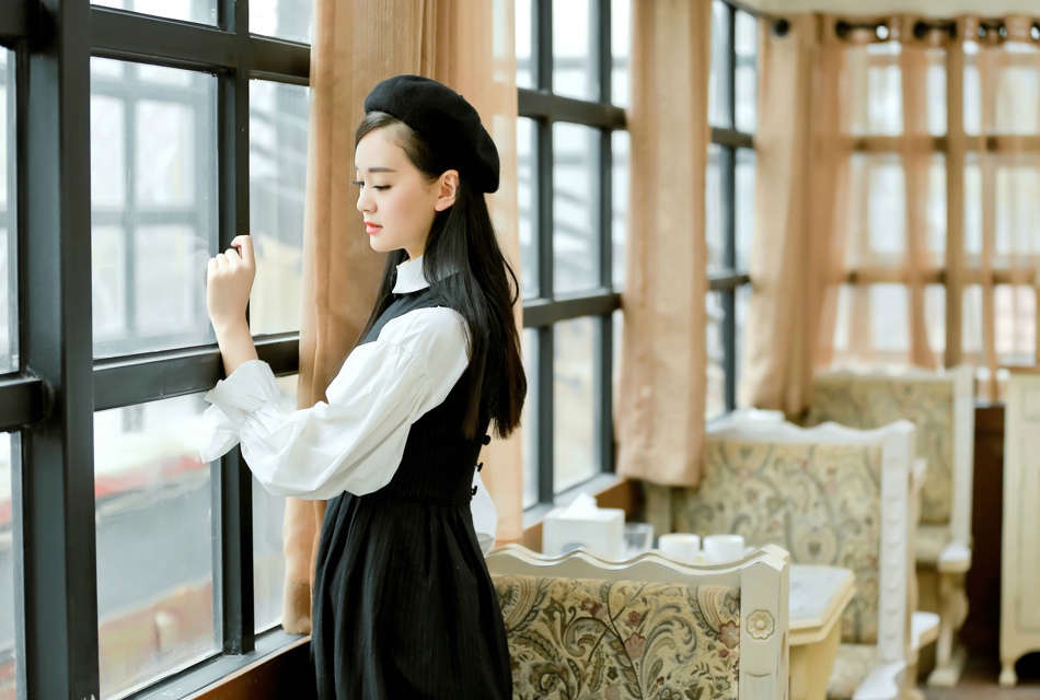 高贵优雅气质美女午后休闲甜美写真