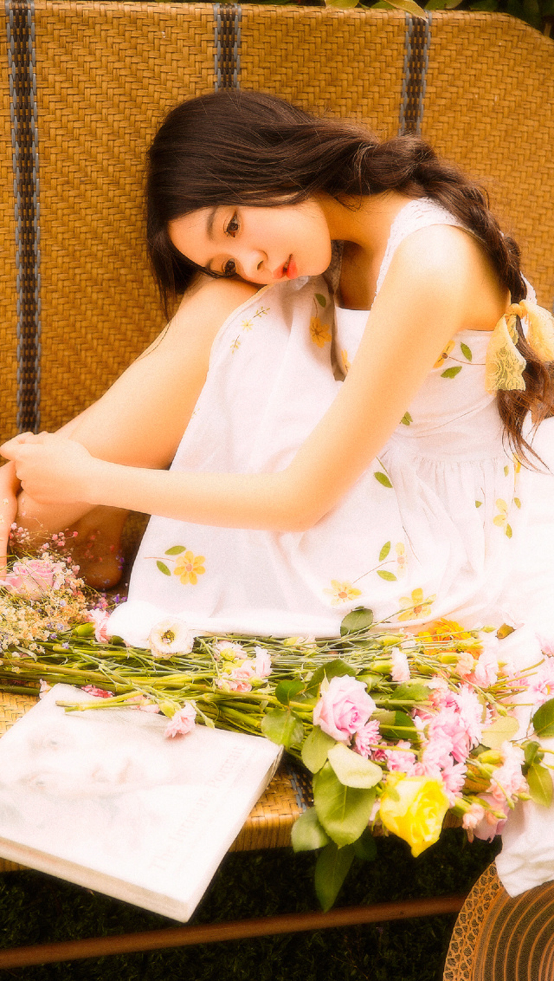 双马尾清秀少女纯色清新写真
