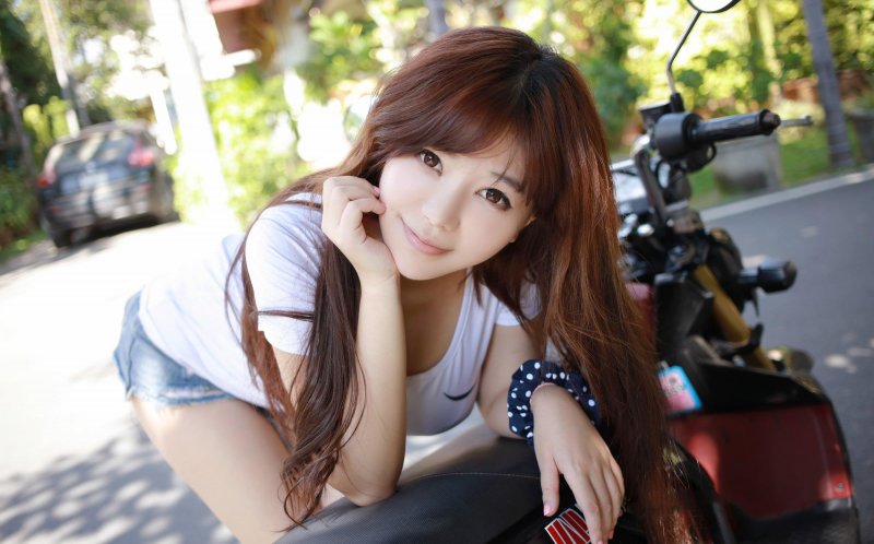 气质美女刘飞儿Faye热裤美腿写真