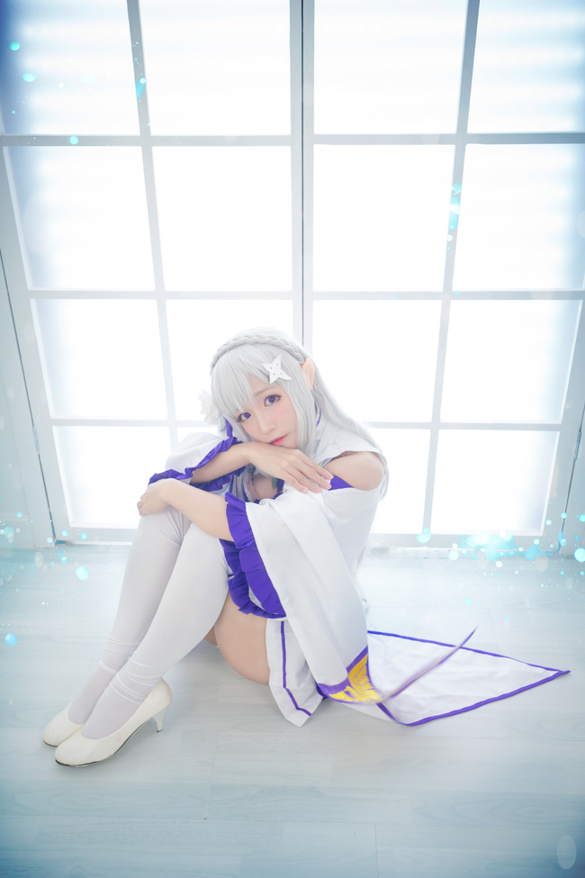 异世界生活清纯美女cosplay纯白艾米莉娅写真