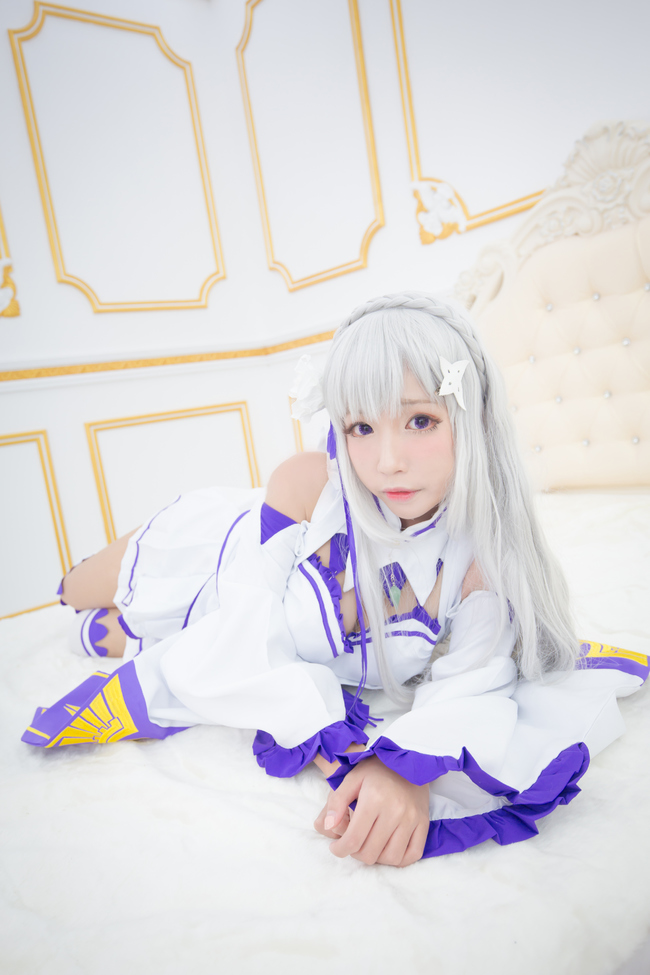 异世界生活清纯美女cosplay纯白艾米莉娅写真