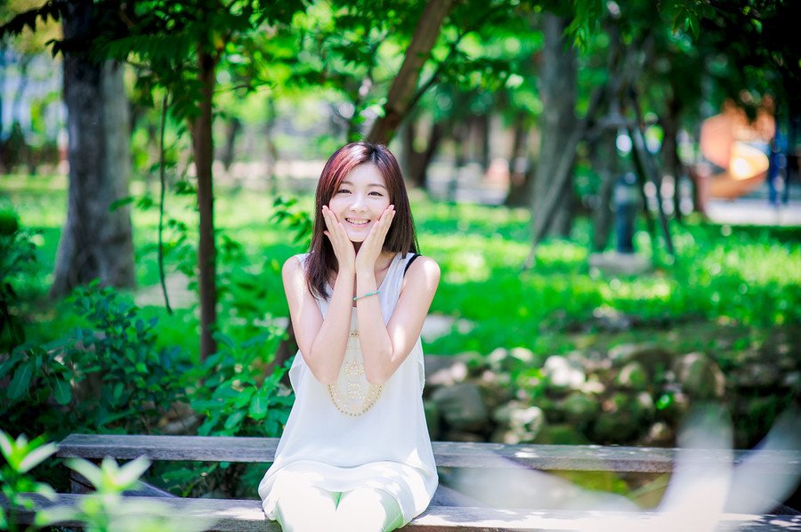 清纯养眼的短发少女迷人气质阳光写真