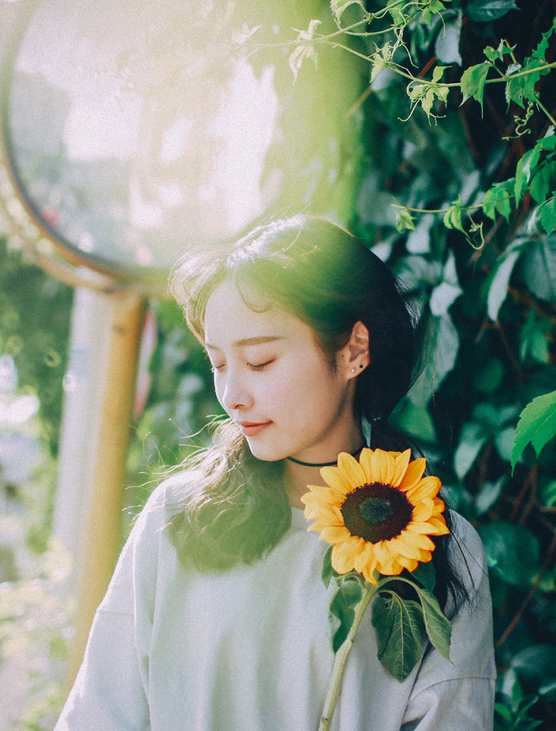 长腿向日葵少女清凉夏日俏皮写真