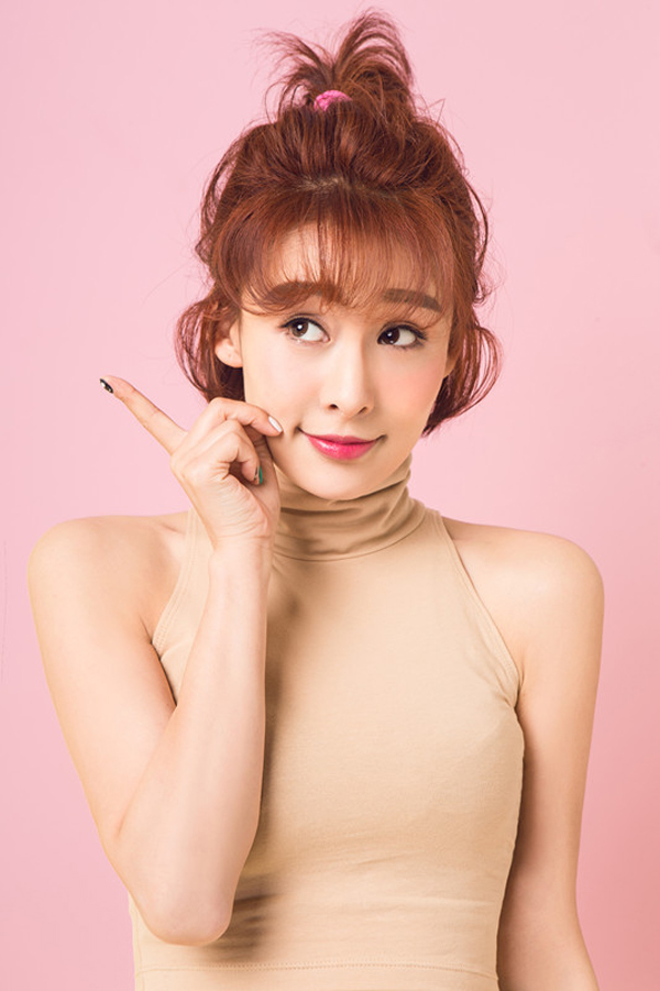 贾青雌雄同体展双重魅力最新第二人格写真