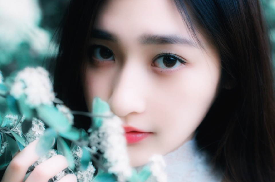 白净少女纯色写真意境唯美