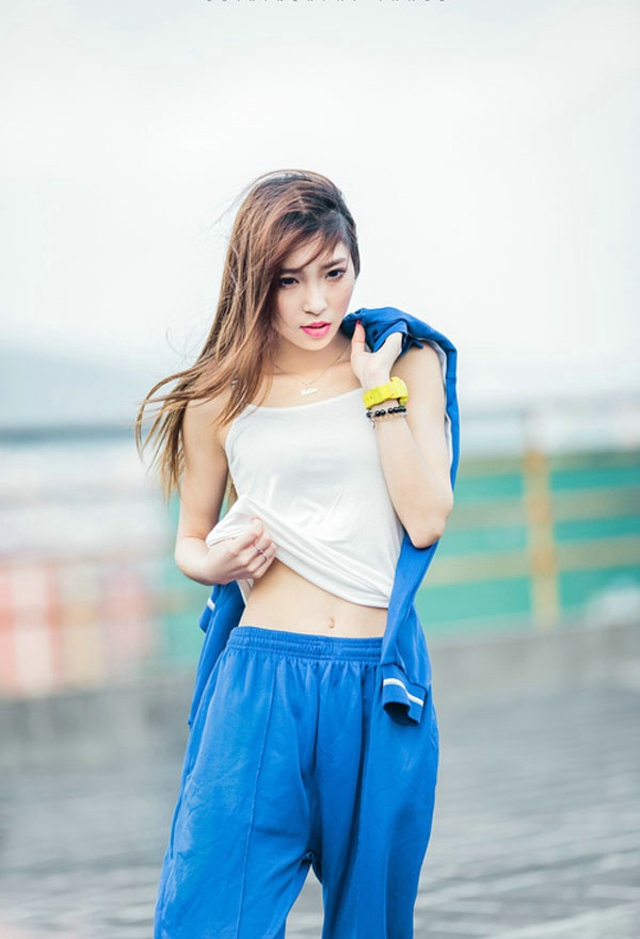 清纯甜美校花校服俏皮可爱写真
