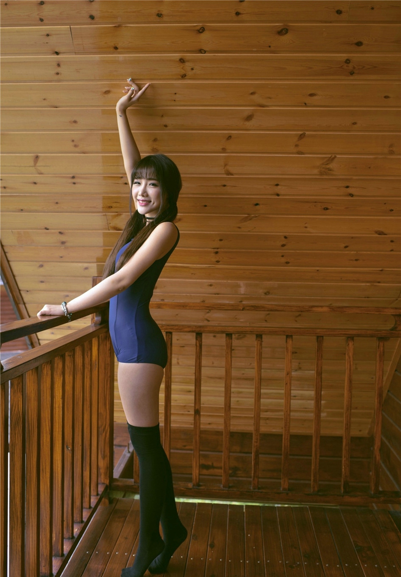 双马尾妹子Akiki朱若慕死库水性感写真