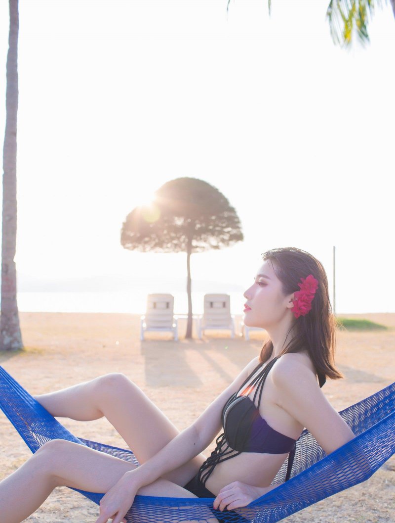 惊艳女神陈天扬Sandy夏日海边写真