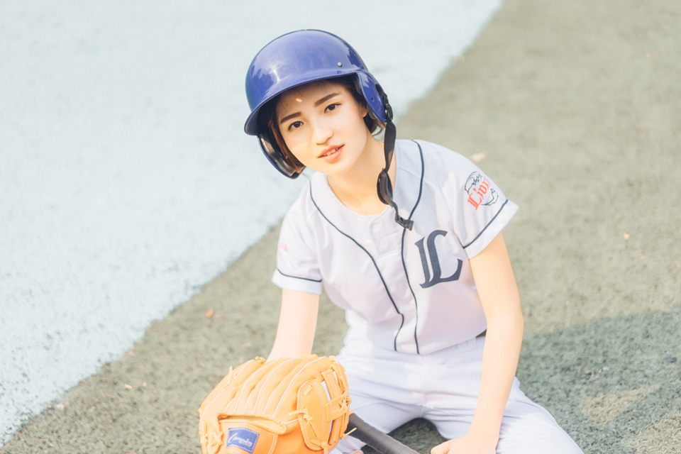 棒球少女可爱写真清新可人