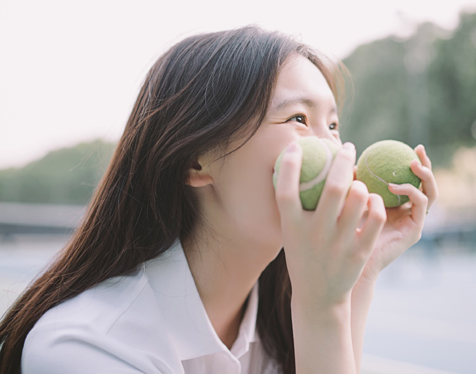 粉嫩少女网球场清新写真青春动人