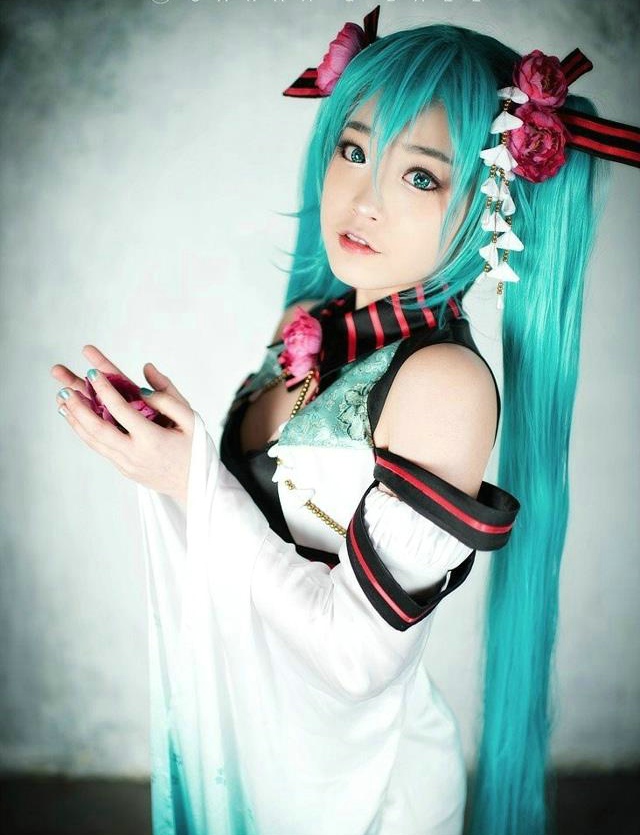 精致美女初音COS美腿酥胸清纯诱惑写真