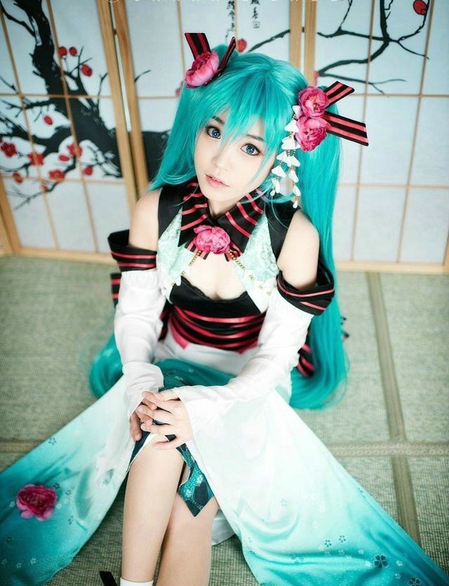 精致美女初音COS美腿酥胸清纯诱惑写真
