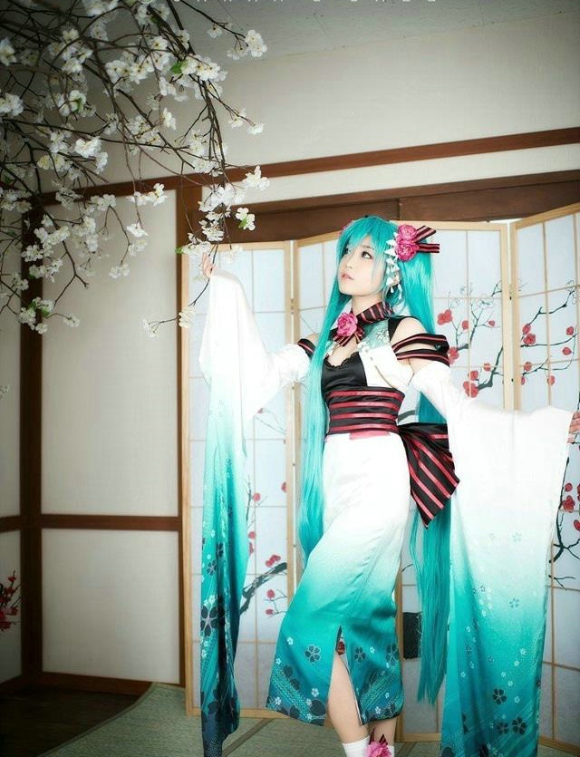 精致美女初音COS美腿酥胸清纯诱惑写真