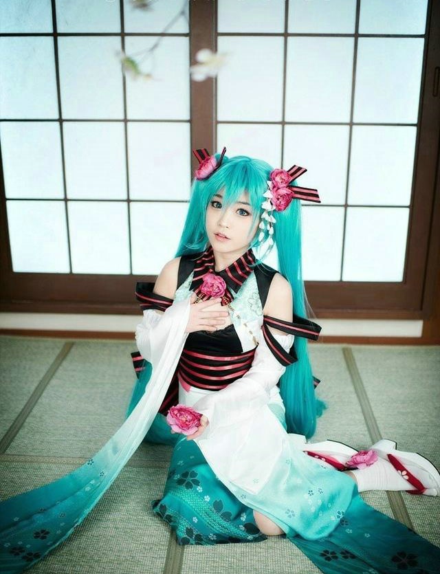 精致美女初音COS美腿酥胸清纯诱惑写真