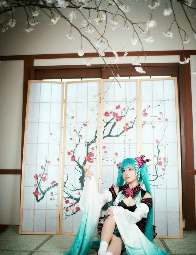 精致美女初音COS美腿酥胸清纯诱惑写真