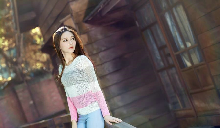 清新恬静长发美女初秋时节安静写真