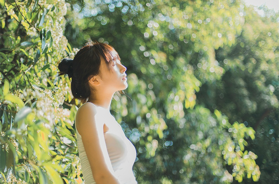 草帽女孩野外清新写真清纯可人