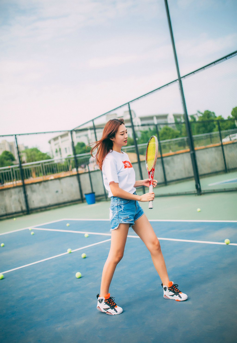 可爱气质网球少女球场魅力写真